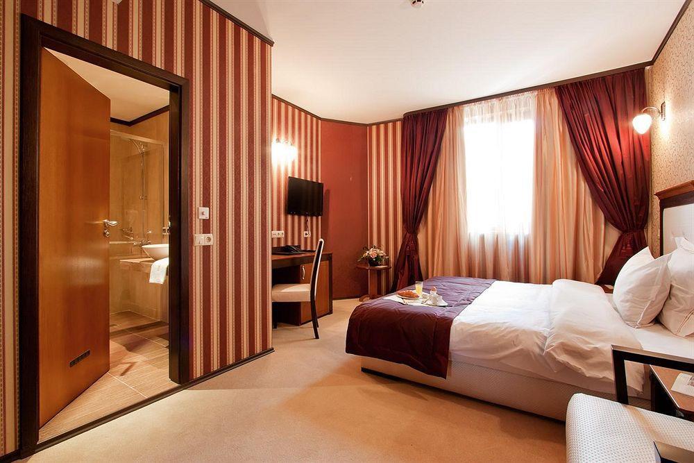 Best Western Plus Bristol Hotel Sofia Room photo
